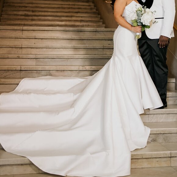 Wedding gown fit and flare size 10 - Picture 1 of 4